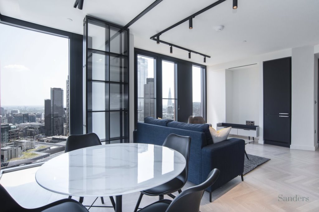 2 bed 1st Floor Flat for rent in London. From Sanders Property