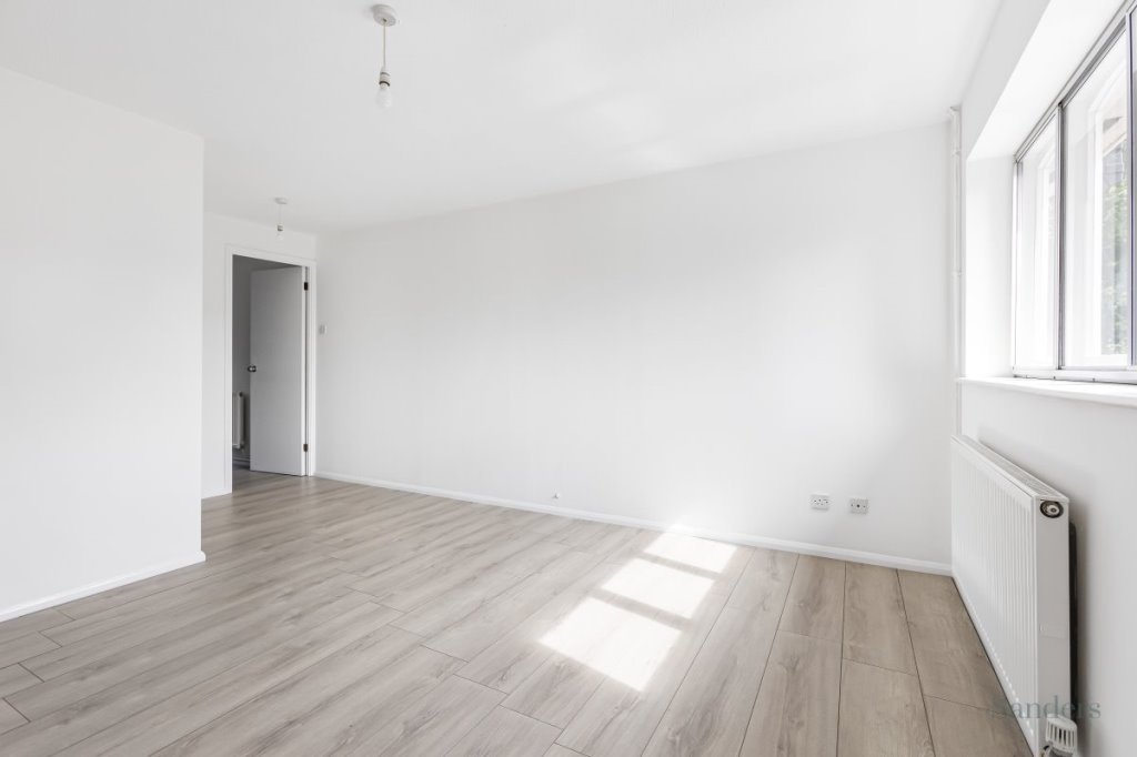 1 bed 1st Floor Flat for rent in Bishop's Stortford. From Sanders Property