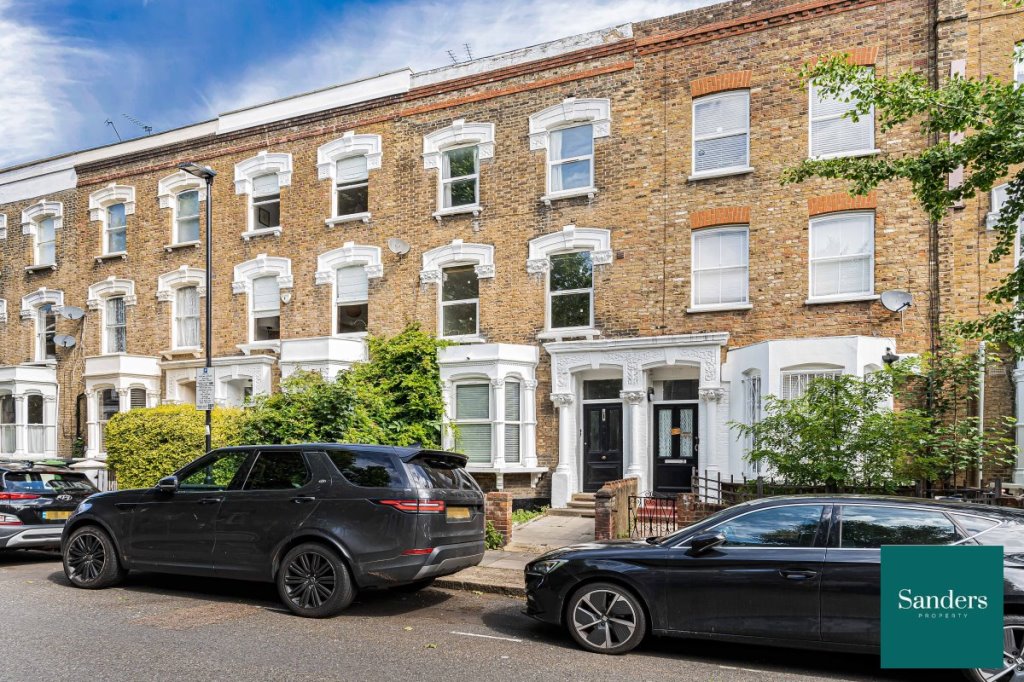 2 bed 1st Floor Flat for rent in Stoke Newington. From Sanders Property