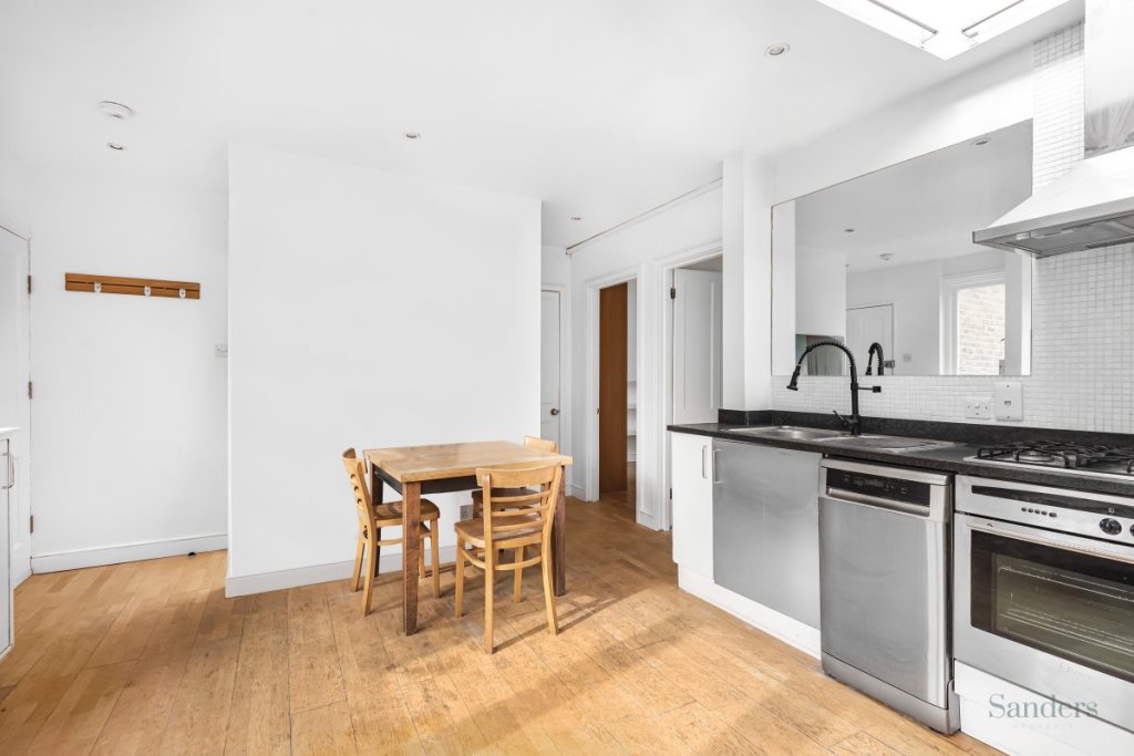 2 bed 1st Floor Flat for rent in Islington. From Sanders Property