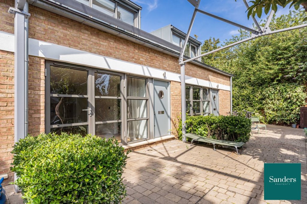 2 bed Not Specified for rent in Hackney. From Sanders Property