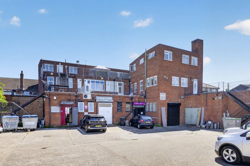 2 bed 1st Floor Flat for rent in Cheshunt. From Sanders Property