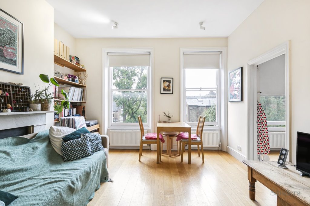 2 bed 1st Floor Flat for rent in Highbury. From Sanders Property 2 bed 1st Floor Flat for rent in Highbury. From Sanders Property
