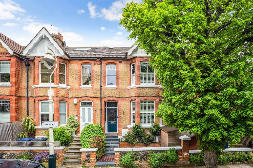 4 bed Mid Terraced House for rent in London. From Sargeants