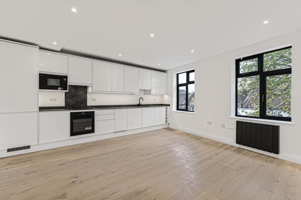 1 bed 1st Floor Flat for rent in Brentford. From Sargeants - Ealing 1 bed 1st Floor Flat for rent in Brentford. From Sargeants - Ealing