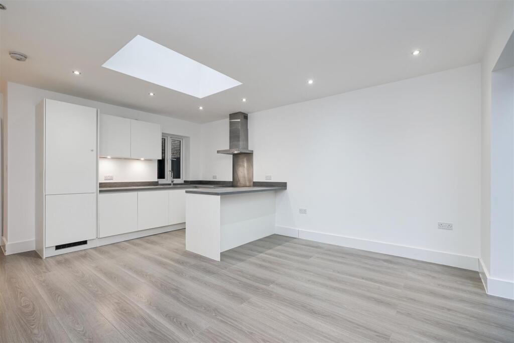 2 bed 1st Floor Flat for rent in Greenford. From Sargeants - Ealing 2 bed 1st Floor Flat for rent in Greenford. From Sargeants - Ealing