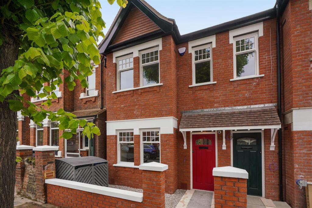 4 bed Mid Terraced House for rent in Brentford. From Sargeants - Ealing