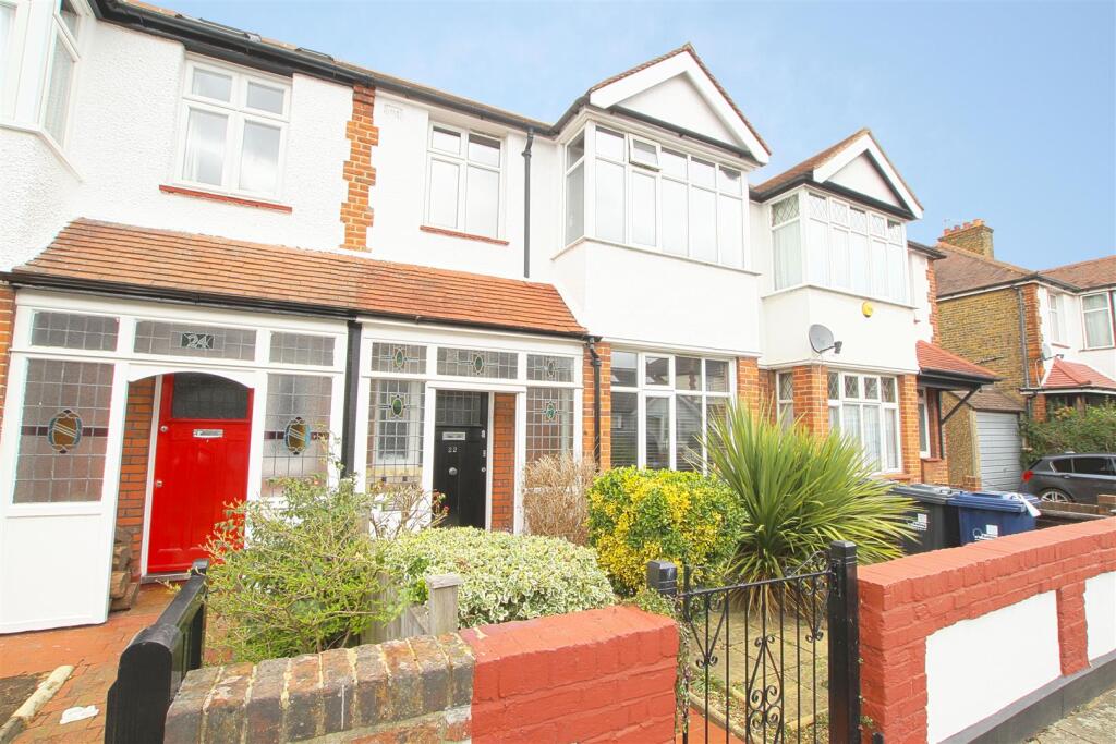 3 bed Mid Terraced House for rent in London. From Sargeants - Ealing
