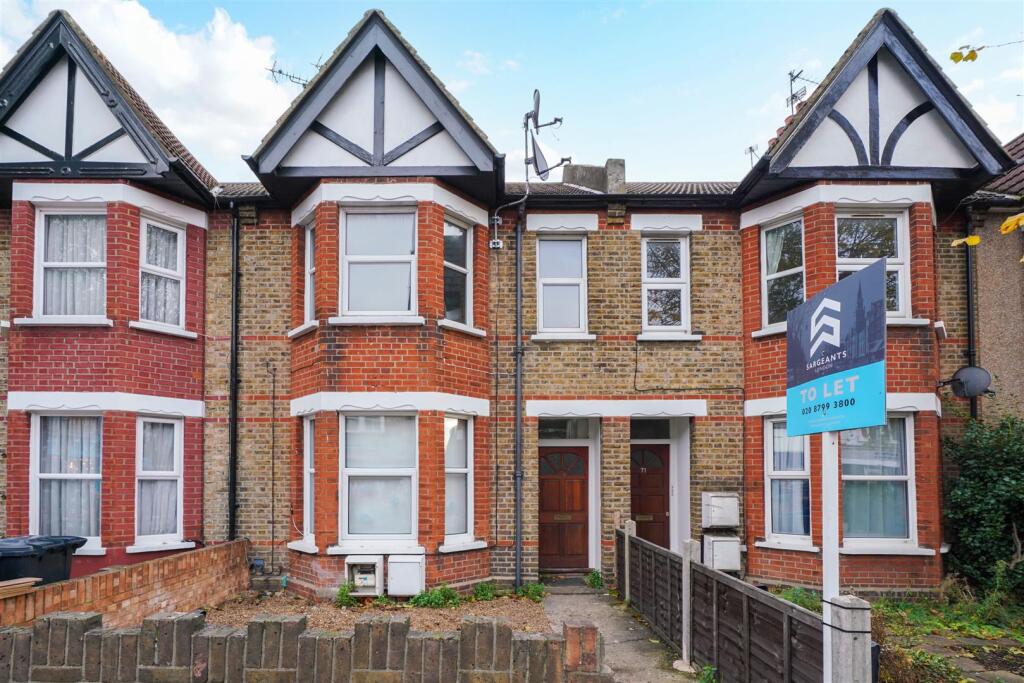 2 bed 1st Floor Flat for rent in London. From Sargeants - Ealing