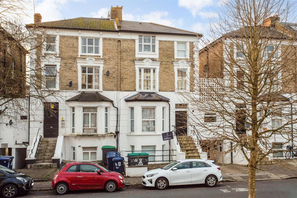 1 bed 1st Floor Flat for rent in London. From Sargeants - Ealing 1 bed 1st Floor Flat for rent in London. From Sargeants - Ealing