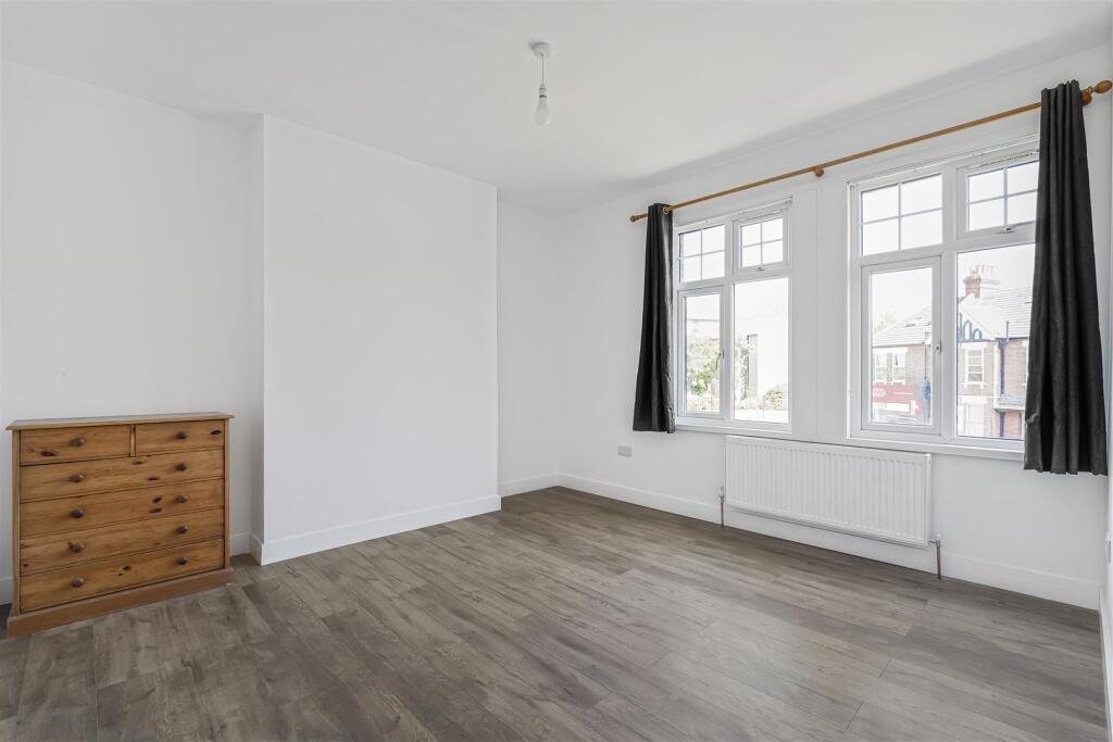 2 bed 1st Floor Flat for rent in Greenford. From Sargeants - Ealing