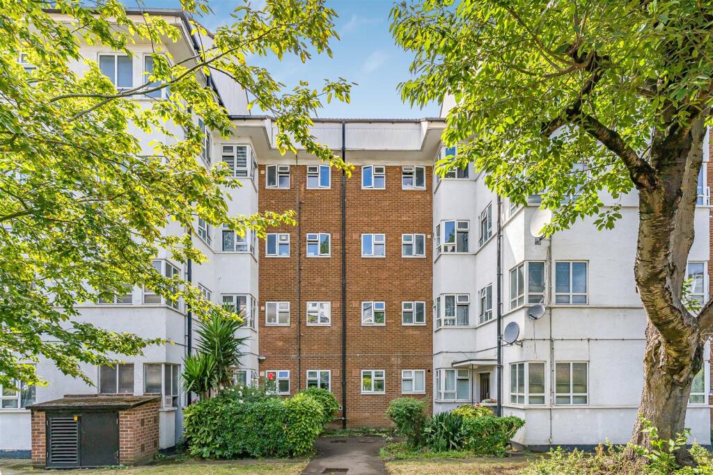 2 bed 1st Floor Flat for rent in Greenford. From Sargeants - Ealing 2 bed 1st Floor Flat for rent in Greenford. From Sargeants - Ealing