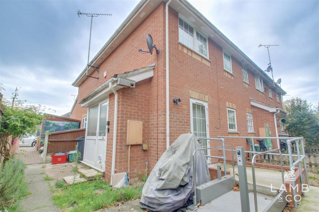 1 bed Mid Terraced House for rent in Clacton-on-Sea. From Lamb & Co - Clacton on Sea