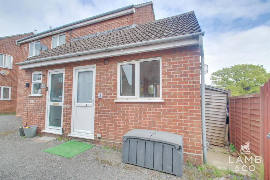 2 bed Annexe for rent in . From Lamb & Co - Clacton on Sea