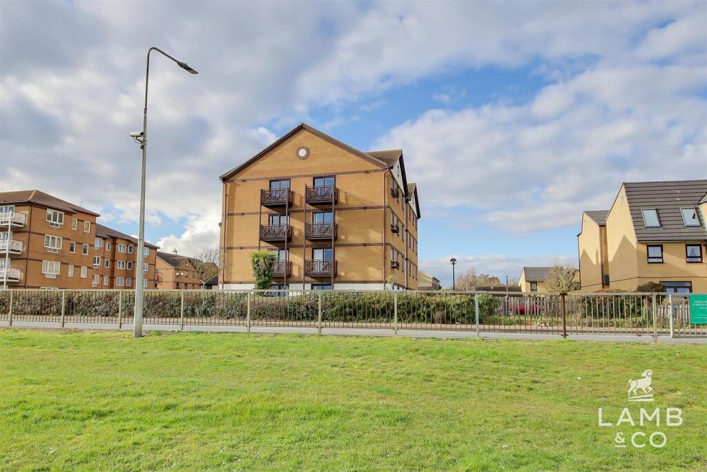 2 bed 1st Floor Flat for rent in Clacton-on-Sea. From Lamb & Co - Clacton on Sea