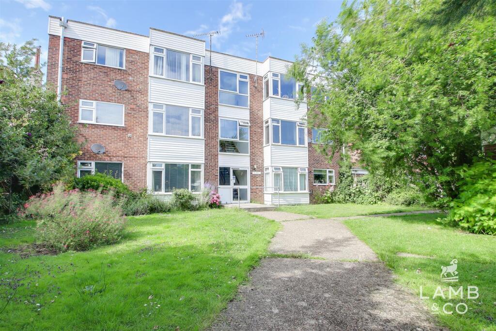 2 bed 1st Floor Flat for rent in Frinton-on-Sea. From Lamb & Co - Clacton on Sea 2 bed 1st Floor Flat for rent in Frinton-on-Sea. From Lamb & Co - Clacton on Sea
