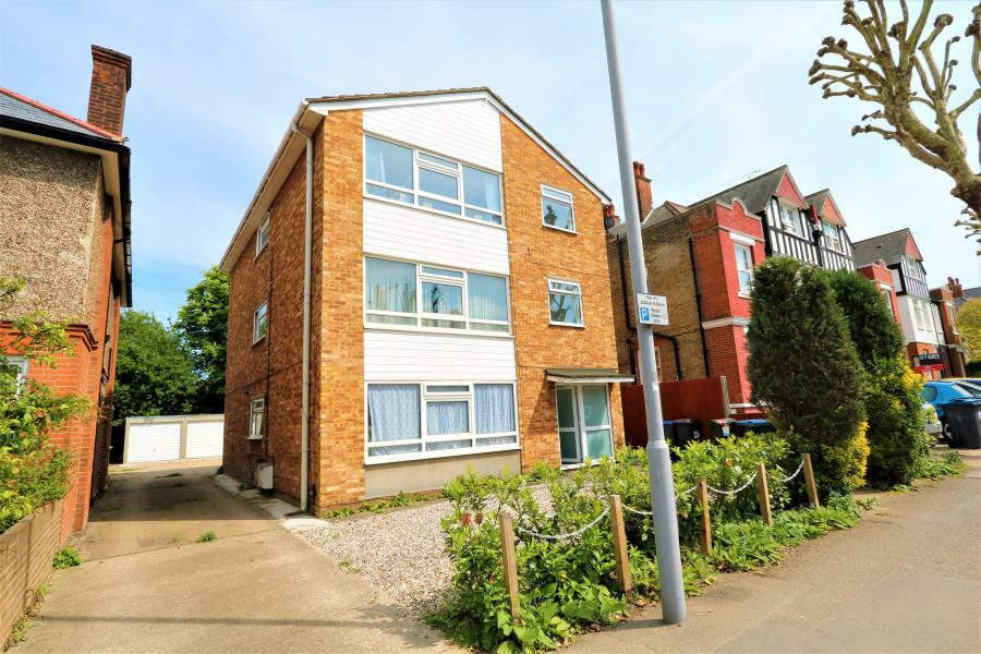3 bed Apartment for rent in Kingston upon Thames. From Seymours