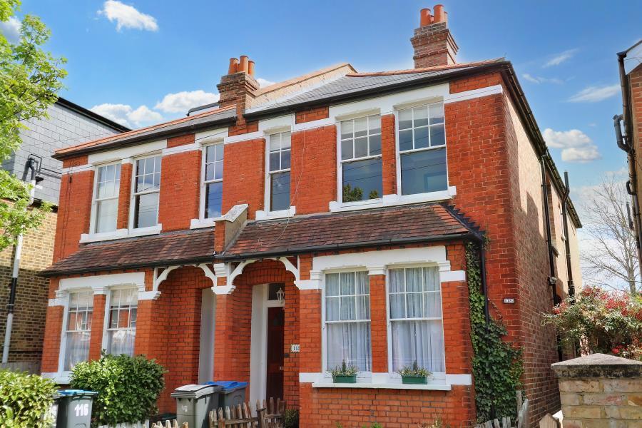 2 bed Annexe for rent in Surbiton. From Seymours Estate Agents - Surbiton