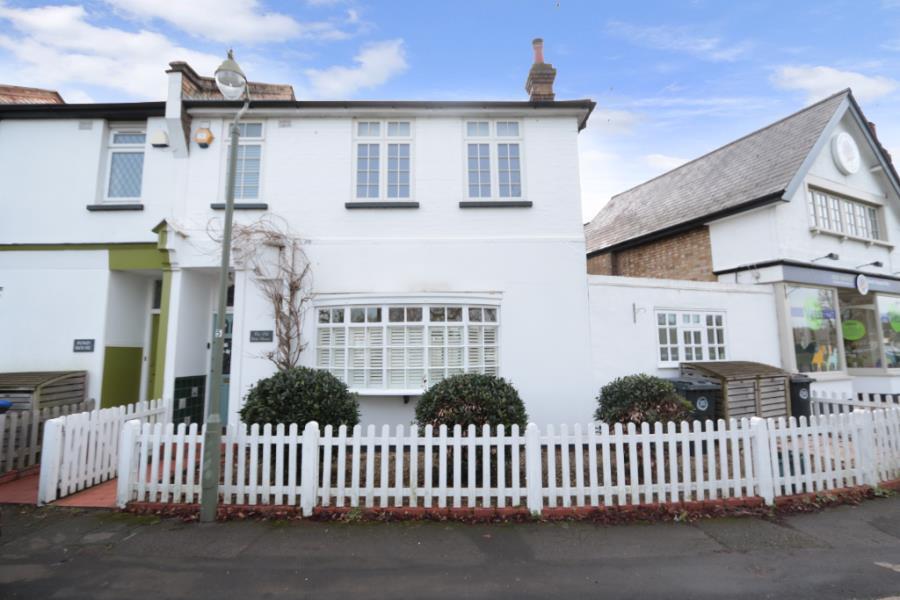 3 bed Mid Terraced House for rent in Thames Ditton. From Seymours Estate Agents - Surbiton 3 bed Mid Terraced House for rent in Thames Ditton. From Seymours Estate Agents - Surbiton