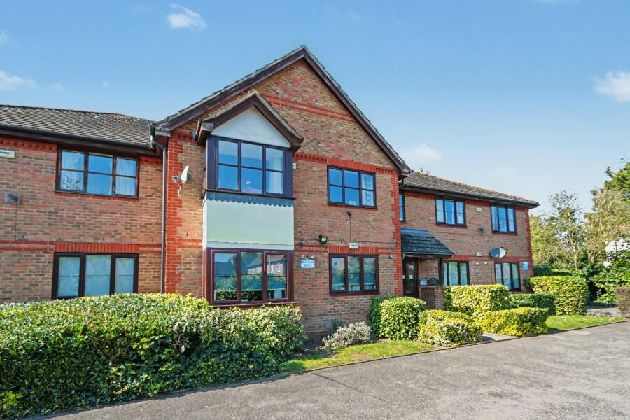 1 bed Apartment for rent in New Malden. From Seymours Estate Agents - Surbiton