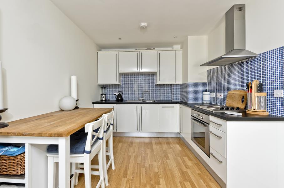 1 bed Apartment for rent in Surbiton. From Seymours Estate Agents - Surbiton