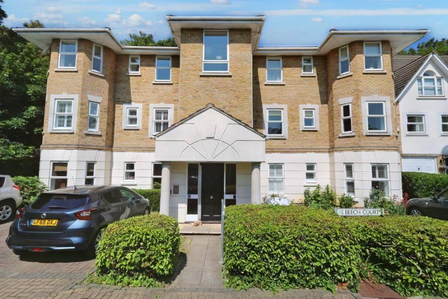 2 bed Apartment for rent in Surbiton. From Seymours Estate Agents - Surbiton