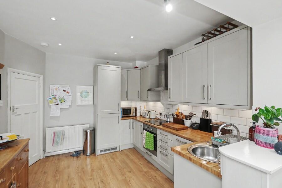 4 bed Mid Terraced House for rent in Long Ditton. From Seymours Estate Agents - Surbiton