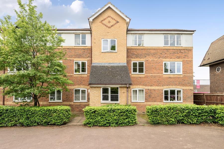 1 bed Apartment for rent in Worcester Park. From Seymours Estate Agents - Surbiton 1 bed Apartment for rent in Worcester Park. From Seymours Estate Agents - Surbiton