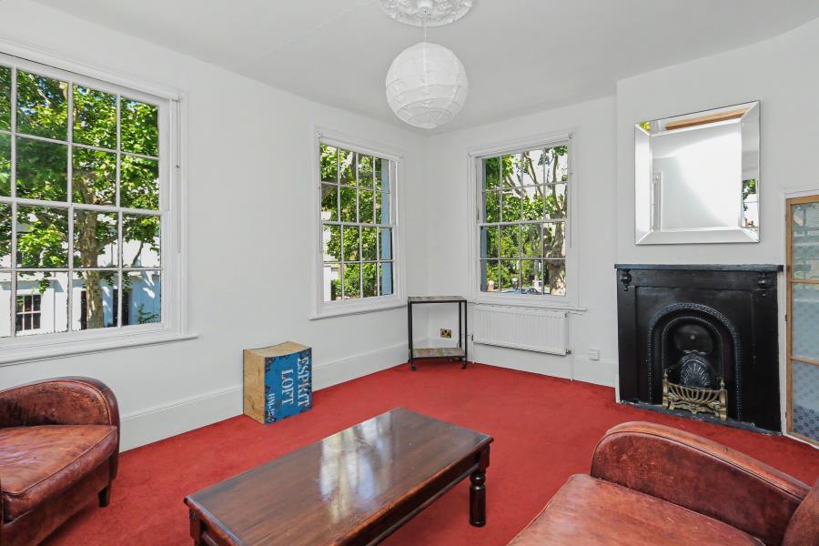 2 bed 1st Floor Flat for rent in Surbiton. From Seymours Estate Agents - Surbiton