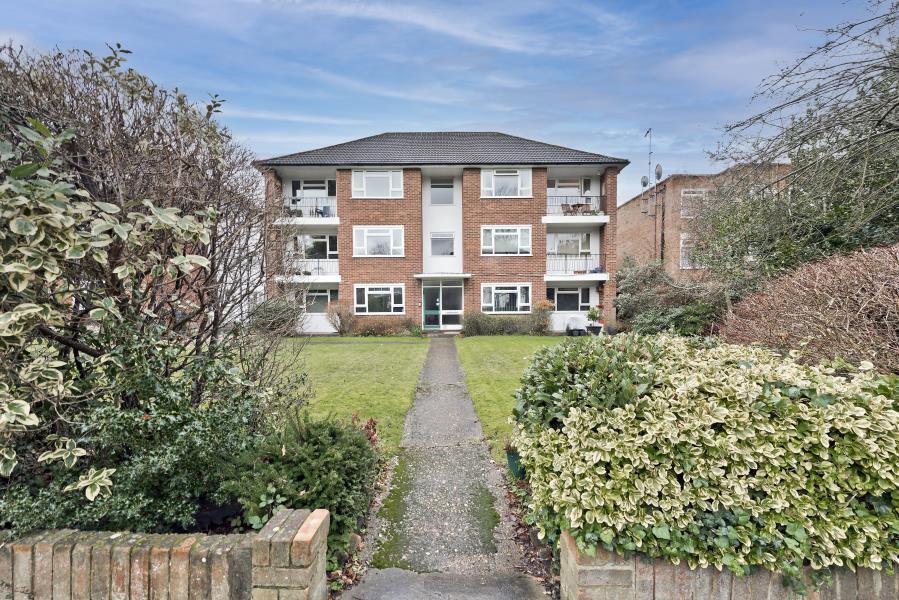 2 bed Apartment for rent in Surbiton. From Seymours Estate Agents - Surbiton 2 bed Apartment for rent in Surbiton. From Seymours Estate Agents - Surbiton