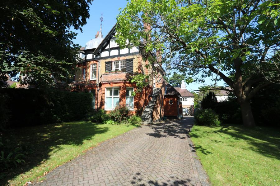 1 bed Apartment for rent in Long Ditton. From Seymours Estate Agents - Surbiton 1 bed Apartment for rent in Long Ditton. From Seymours Estate Agents - Surbiton