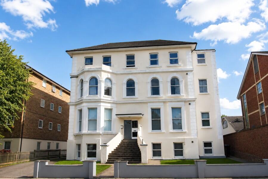 1 bed Apartment for rent in Kingston upon Thames. From Seymours Estate Agents - Surbiton