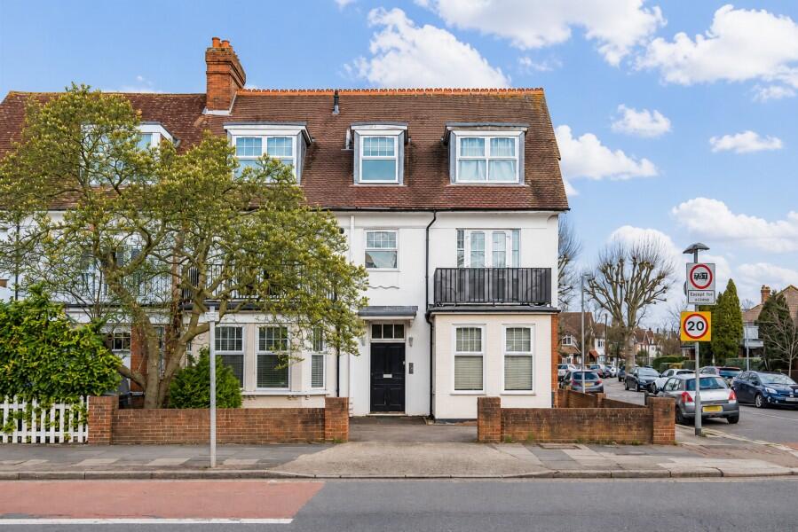 1 bed Apartment for rent in Kingston upon Thames. From Seymours Estate Agents - Surbiton