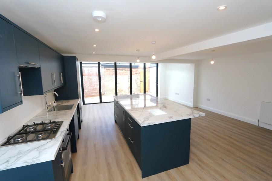 4 bed Duplex for rent in Kingston upon Thames. From Seymours Estate Agents - Surbiton