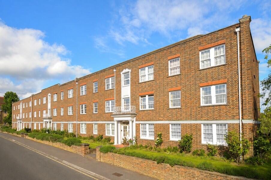 2 bed Apartment for rent in Kingston upon Thames. From Seymours Estate Agents - Surbiton 2 bed Apartment for rent in Kingston upon Thames. From Seymours Estate Agents - Surbiton