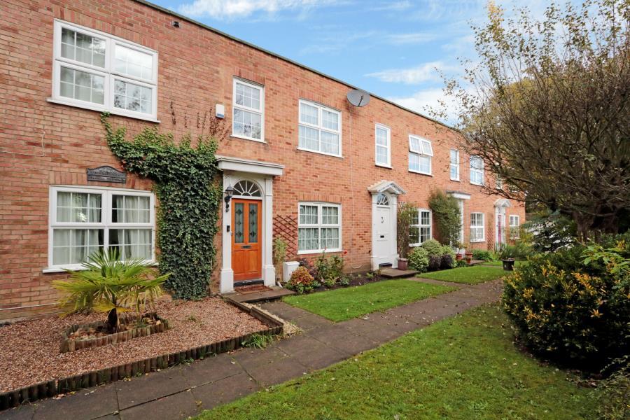 2 bed Mid Terraced House for rent in Surbiton. From Seymours Estate Agents - Surbiton