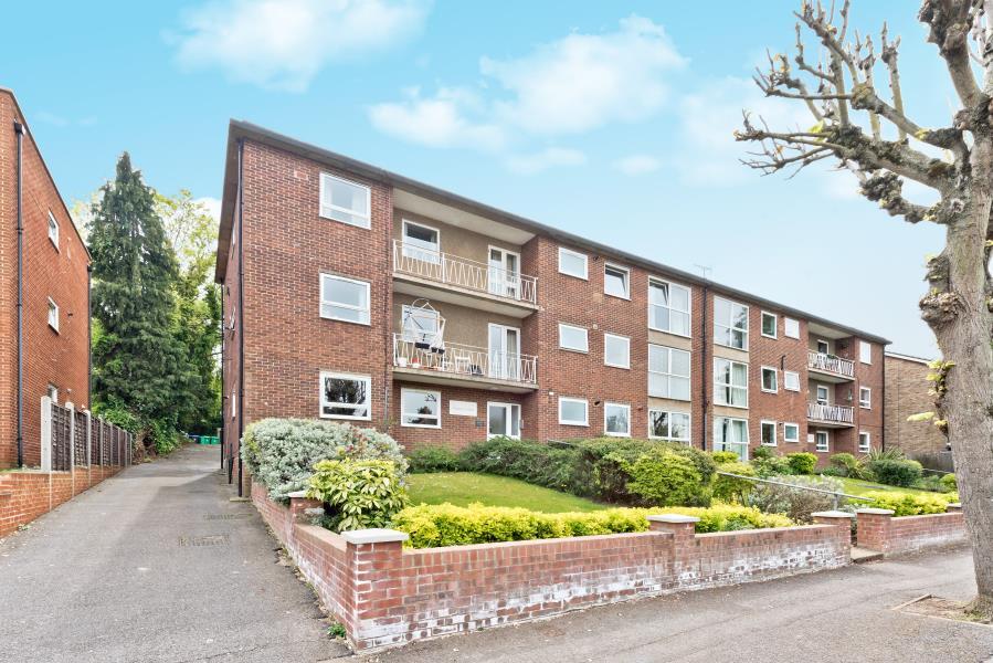 2 bed Apartment for rent in Surbiton. From Seymours Estate Agents - Surbiton 2 bed Apartment for rent in Surbiton. From Seymours Estate Agents - Surbiton