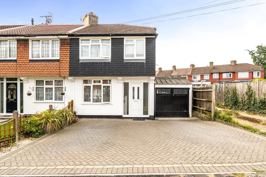 3 bed End of Terrace for rent in Worcester Park. From Seymours Estate Agents - Surbiton 3 bed End of Terrace for rent in Worcester Park. From Seymours Estate Agents - Surbiton