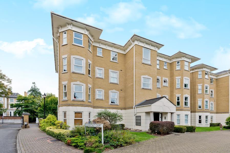 2 bed Apartment for rent in Surbiton. From Seymours Estate Agents - Surbiton