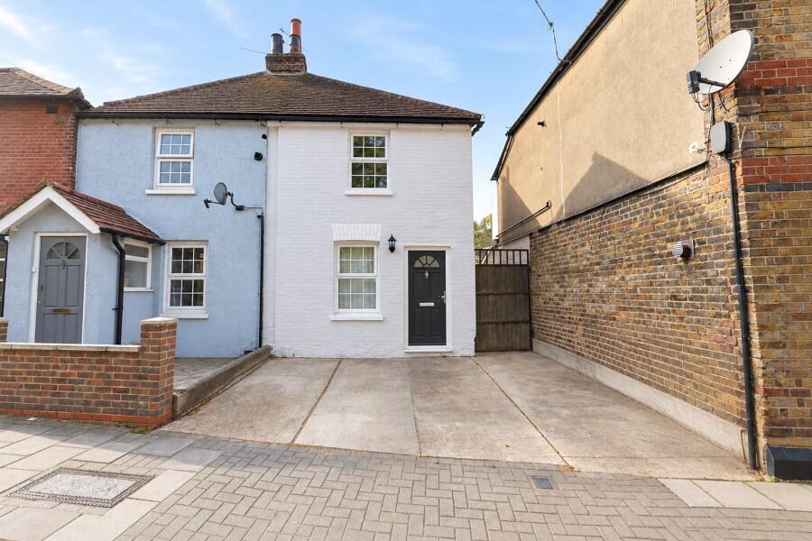 2 bed Cottage for rent in Kingston upon Thames. From Seymours Estate Agents - Surbiton
