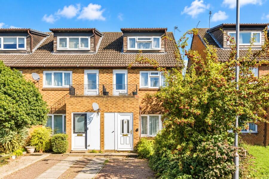 1 bed Apartment for rent in Surbiton. From Seymours Estate Agents - Surbiton
