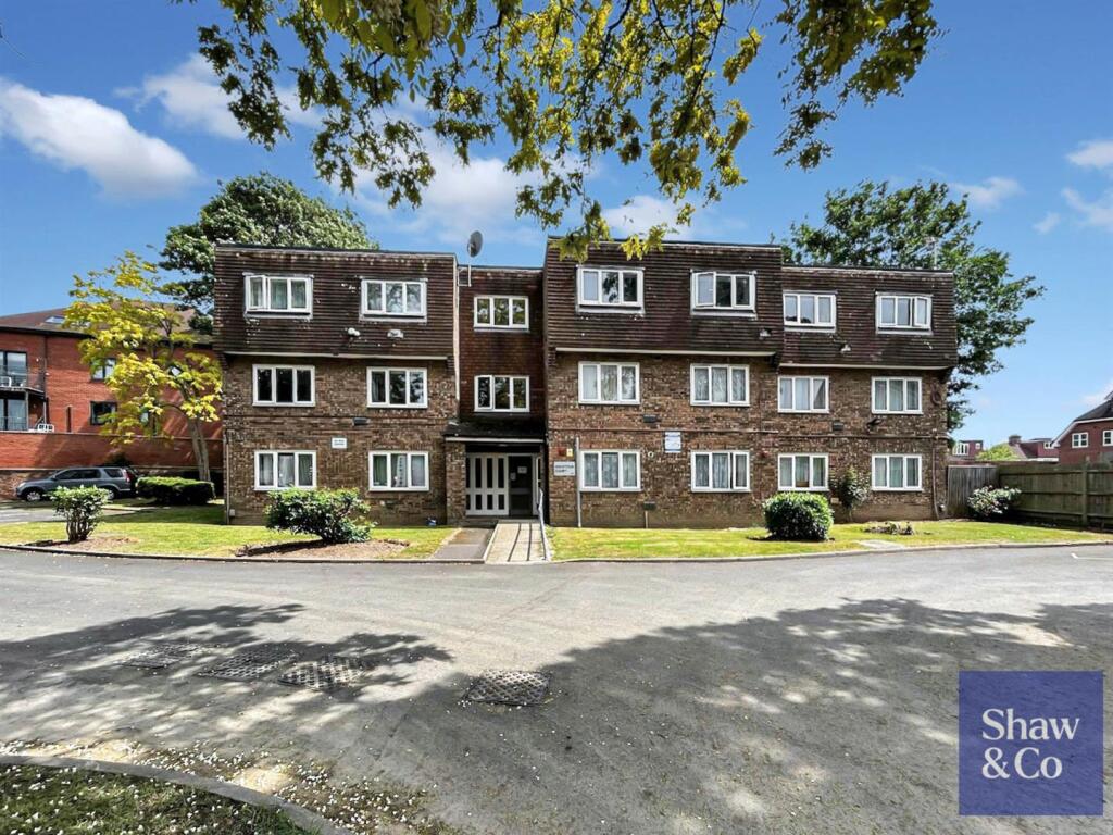1 bed 1st Floor Flat for rent in Hounslow. From Shaw & Co