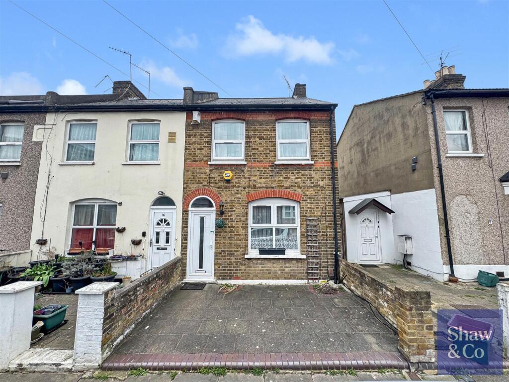 3 bed End of Terrace for rent in Hounslow. From Shaw & Co 3 bed End of Terrace for rent in Hounslow. From Shaw & Co