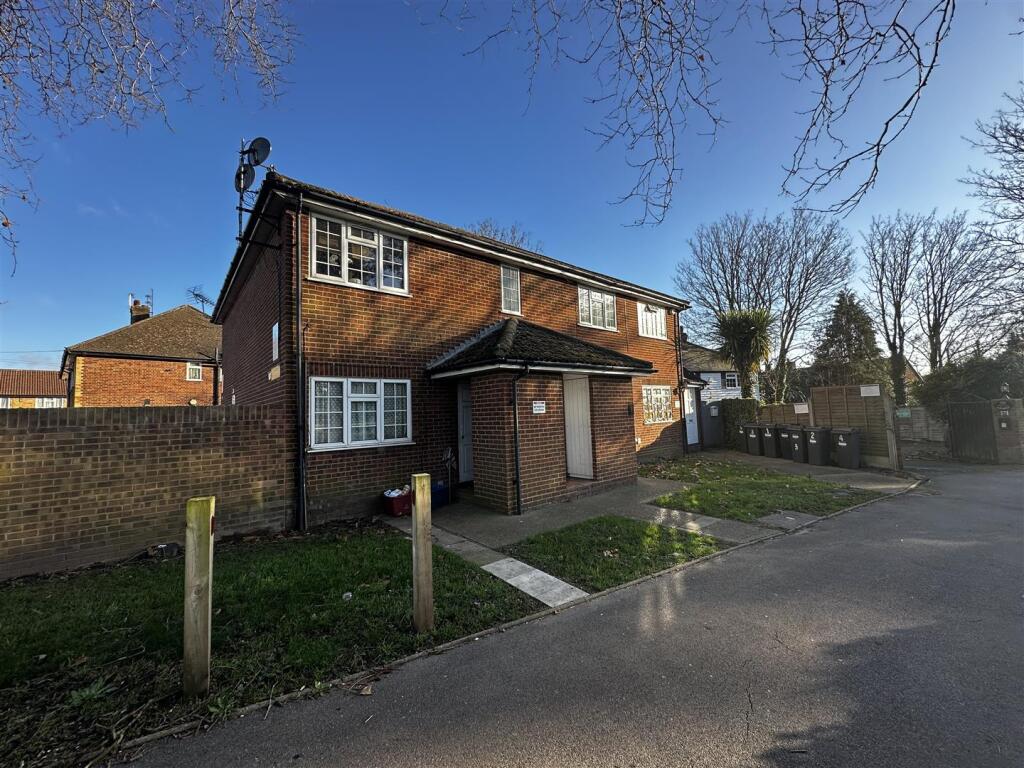 1 bed Apartment for rent in West Bedfont. From Shaw & Co