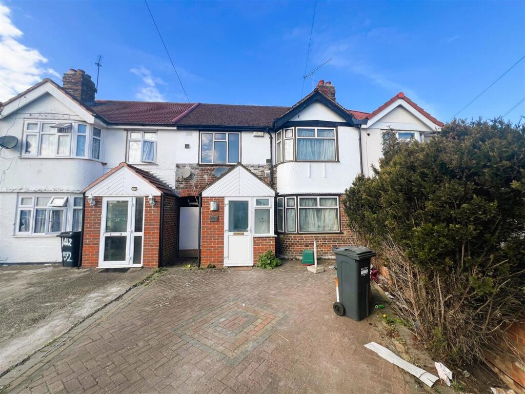 4 bed Mid Terraced House for rent in Hounslow. From Shaw & Co 4 bed Mid Terraced House for rent in Hounslow. From Shaw & Co