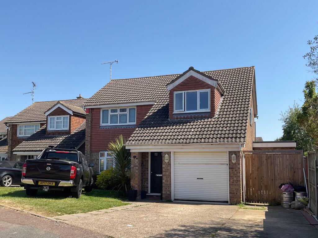 4 bed Detached for rent in Rochford. From Shore Sales & Lettings - Leigh-On-Sea