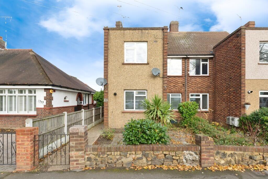 2 bed 1st Floor Flat for rent in Hadleigh. From Shore Sales & Lettings - Leigh-On-Sea