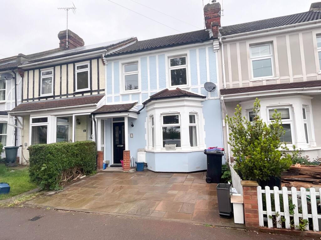 3 bed Mid Terraced House for rent in Hadleigh. From Shore Sales & Lettings - Leigh-On-Sea 3 bed Mid Terraced House for rent in Hadleigh. From Shore Sales & Lettings - Leigh-On-Sea
