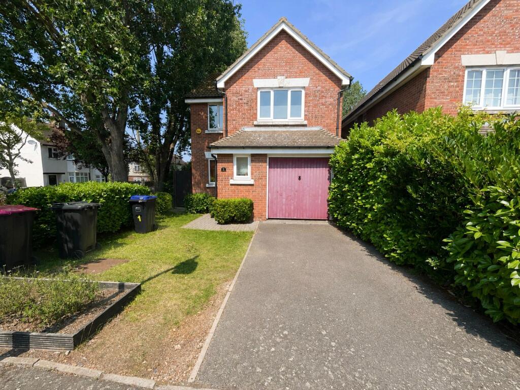3 bed Detached for rent in Southend-on-Sea. From Shore Sales & Lettings - Leigh-On-Sea