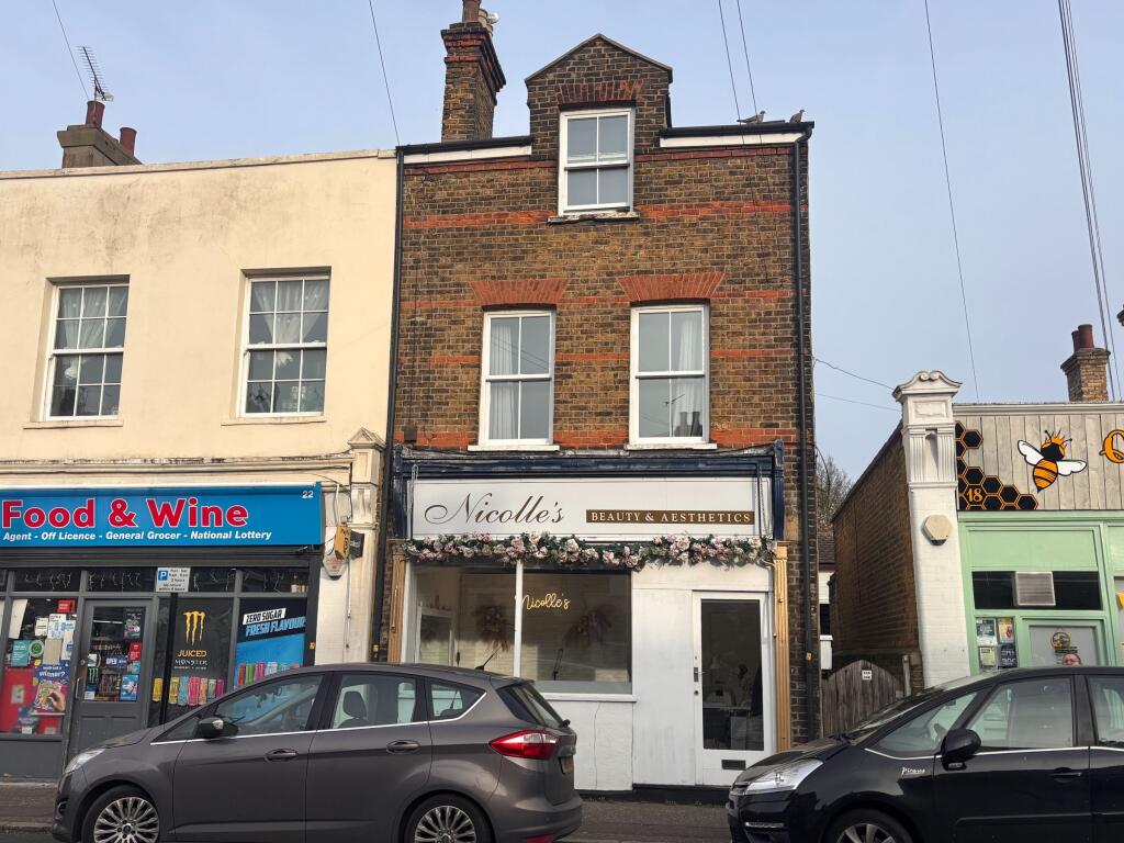 2 bed 1st Floor Flat for rent in Great Wakering. From Shore Sales & Lettings - Leigh-On-Sea